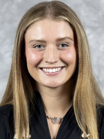 Maggie Nicholson headshot