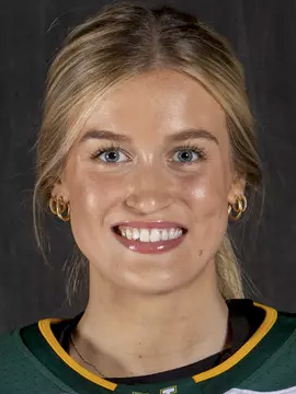 Grace Nelles headshot