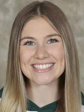Makenna Deering headshot