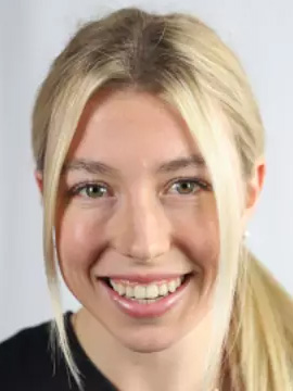 Maddy Papineau headshot