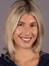 Madi Ressler headshot