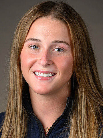 Stella Retrum headshot Stella Retrum headshot