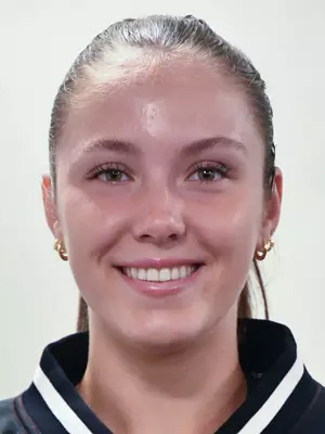 Mikayla Blomquist headshot