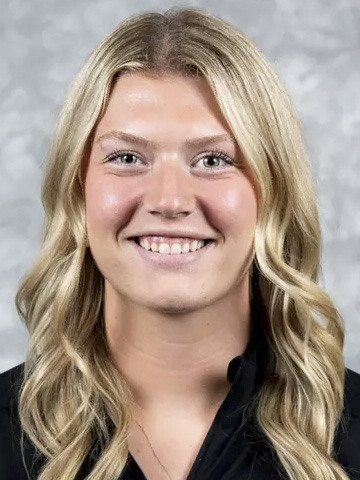 Elly Klepinger headshot