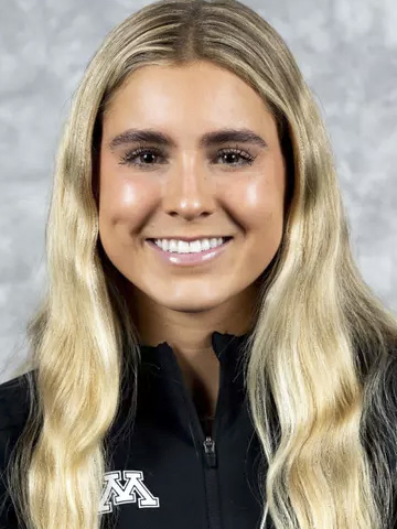 Ava Lindsay headshot