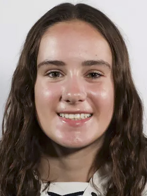 Deanna Buenzow headshot