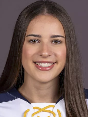 Abby Poitras headshot