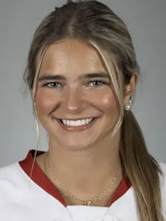 Hannah Halverson headshot