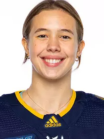 Ella Sennick headshot