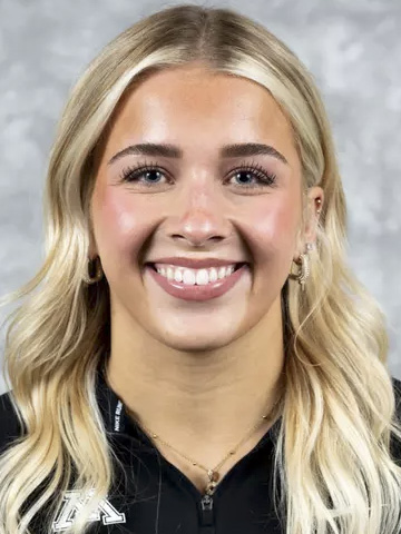 Carly Humphrey headshot