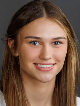 Caitlin Kraemer headshot