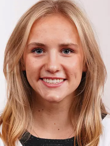 Antonina Dinges headshot