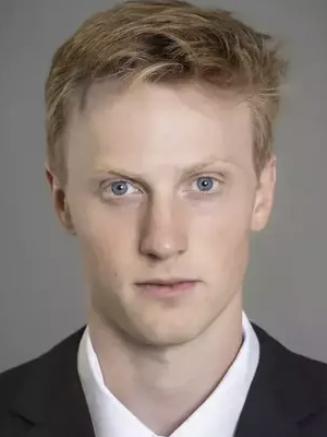 Daniel Russell headshot