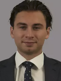 Steven Agriogianis headshot