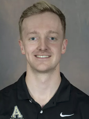 Evan Szary headshot Evan Szary headshot