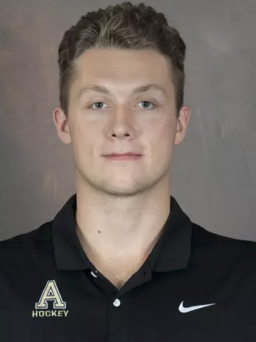 Lucas Kanta headshot